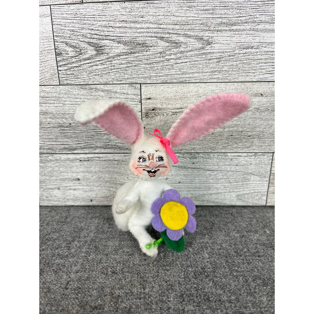 3 inch Annalee MINIATURE EASTER BUNNY White Bunny Purple Flower #202016